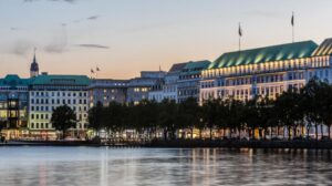 fairmont-hotel-vier-jahreszeiten-hamburg