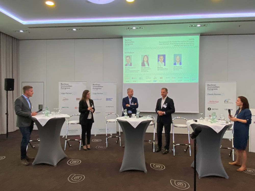 Das Panel zum Hotelmarkt beim Berliner Immobilienkongress 2021.